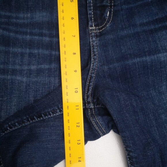 Silver Jean Co. Ladies Size 14/10 Medium Wash Suki Bermuda Jean Shorts - Picture 2 of 13